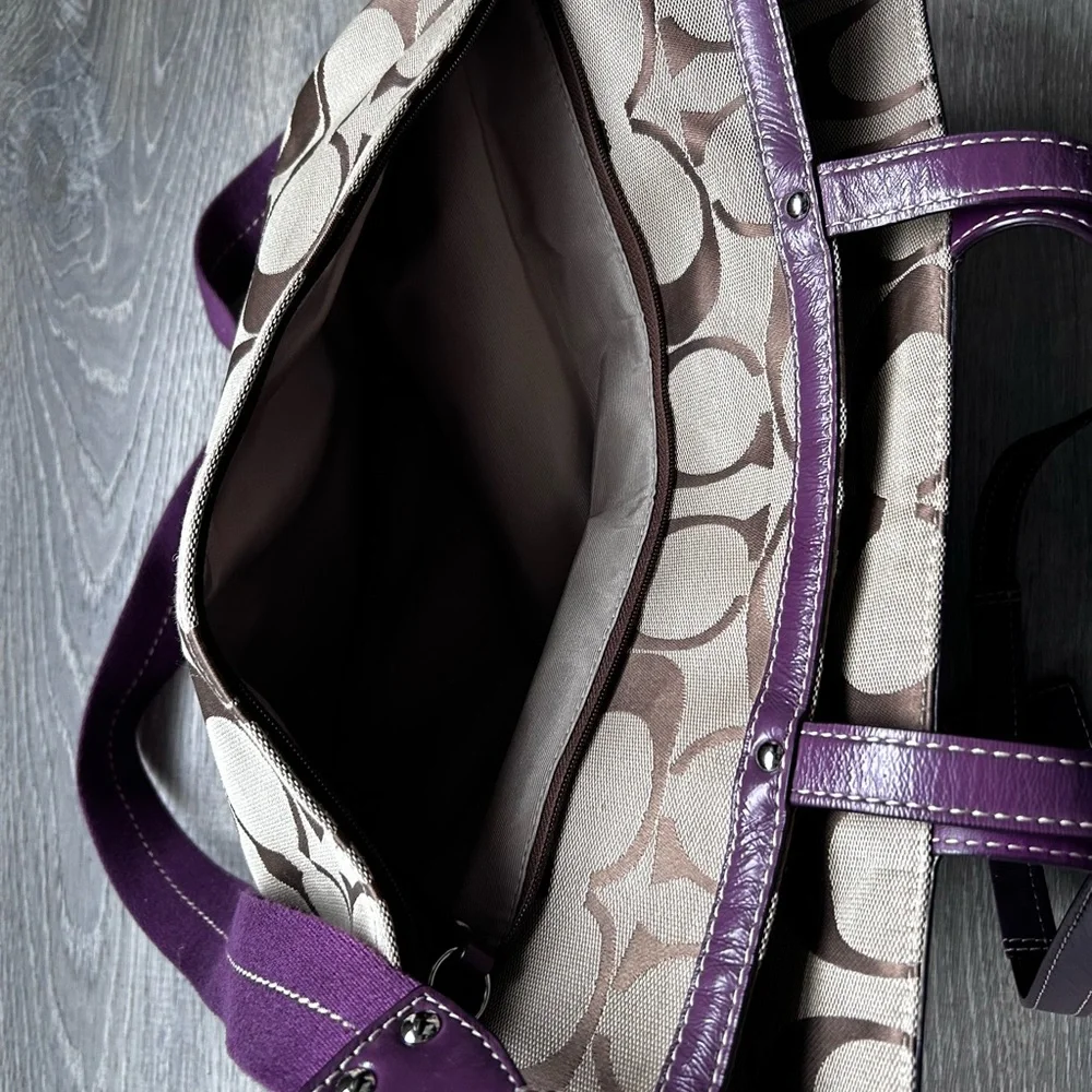 Coach Canvas and Signature Logo Diaper bag - Picture 6 of 10